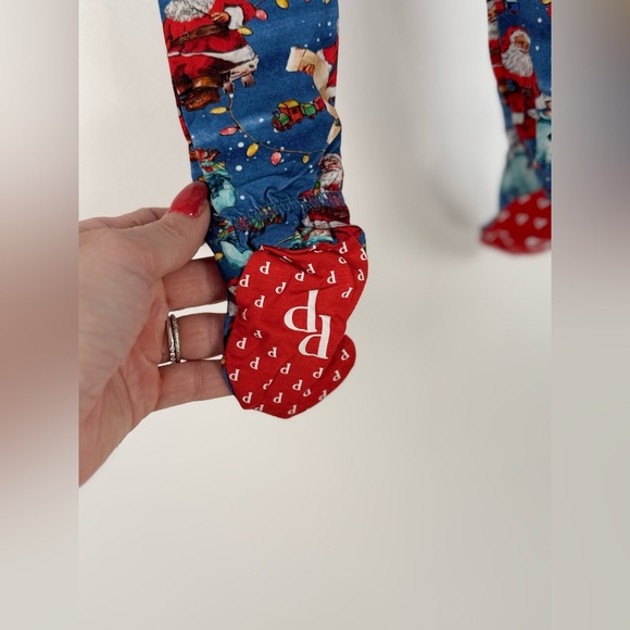 Posh‎ Peanut Santa Claus Footie Zippered One Piece Bamboo Sz NB Newborn Ruffles - Picture 7 of 7
